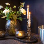 accessoires-woondecoratie-kaarsen-totaalinrichting-inrichting-maatwerk-consoletable-kleurenadvies-stylingadvies-sierkussens-claudi-tjkinterior-interieur-inrichting-brons-pillows-verlichting-advies-styling-interiordesign-bombyxx-kaarsen-candle-tealight-amazez