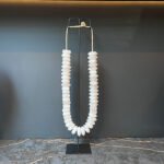 necklace-on-stand-quartz-tjkinterior