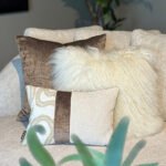 brons-kussen-furbaby-iris-nova-lynn-strook