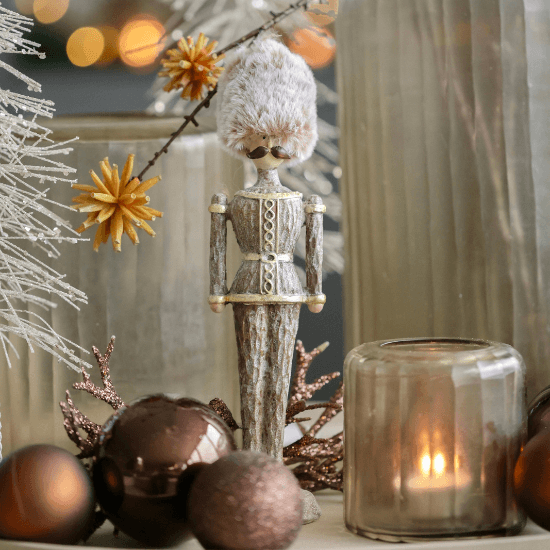 jolipa-notenkraker-taupe-basalt-tjkinterior