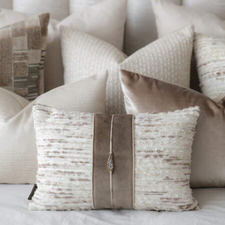 brons-kussen-nala-stone-cloe-tjkinterior