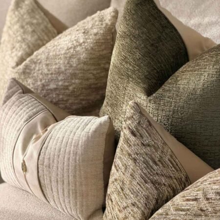 brons-kussen-dedi-noah-ghaya-rowena-tjkinterior