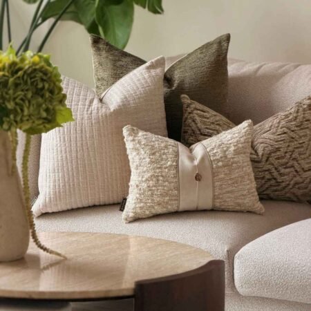 brons-kussens-ghaya-rowena-tjkinterior