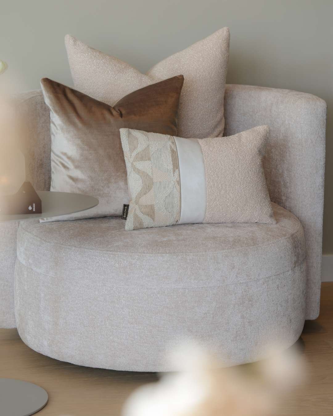 brons-kussens-kiki-kenzo-venice-tjkinterior